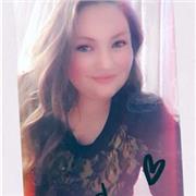 studentessa universitaria, impartisce lezioni per dopo scuola per ragazzi delle elementari e medie